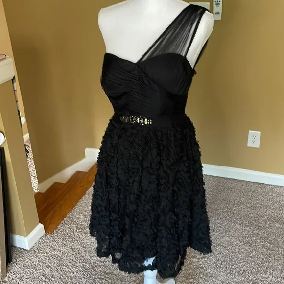 Adrianna Papell - One shoulder evening dress - Picture 2 of 10